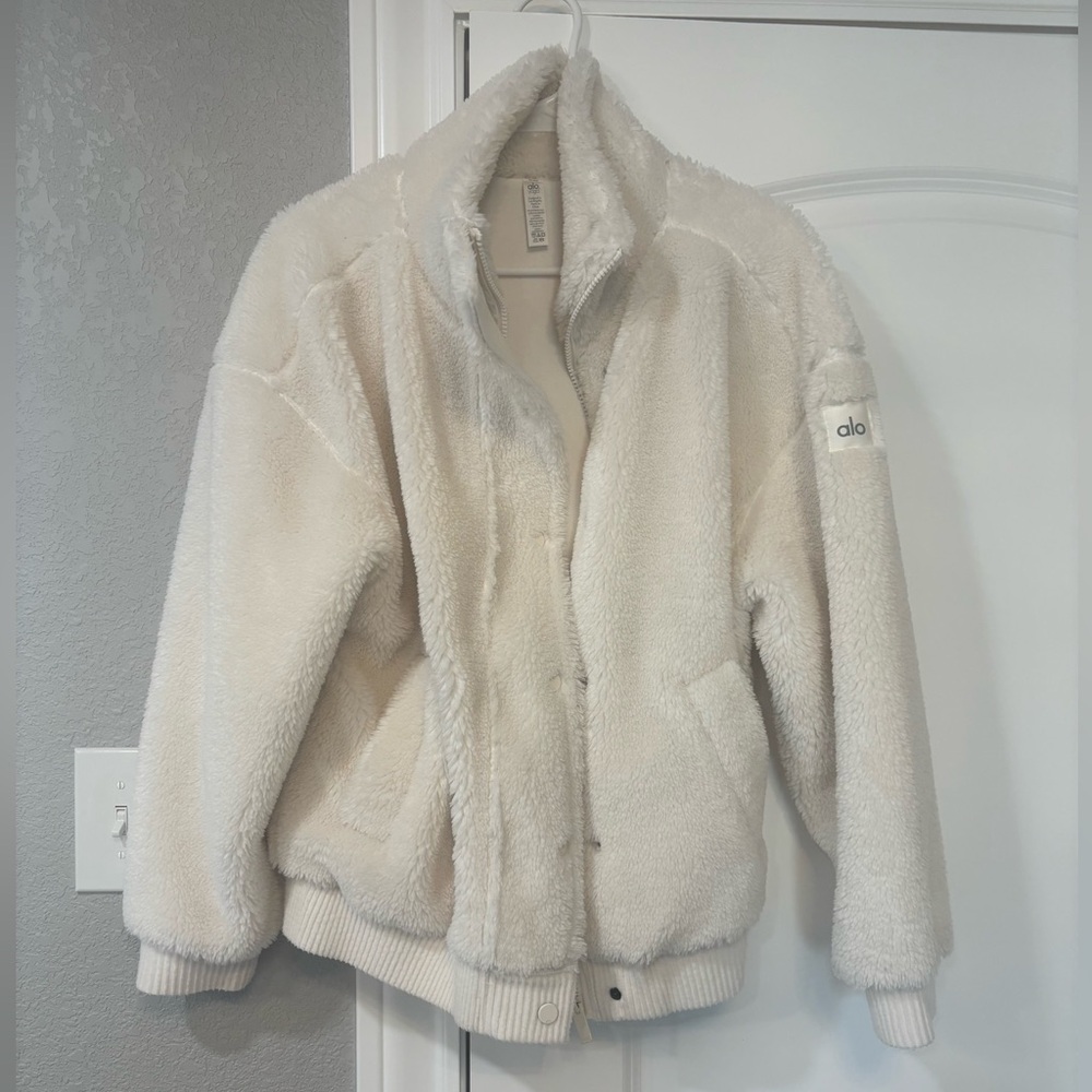 ALO Yoga Women's Cream Fleece Jacket